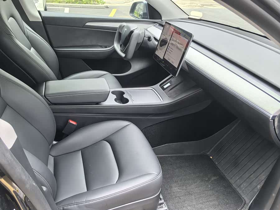 Model Y 2024 RWD - zdjęcie 9