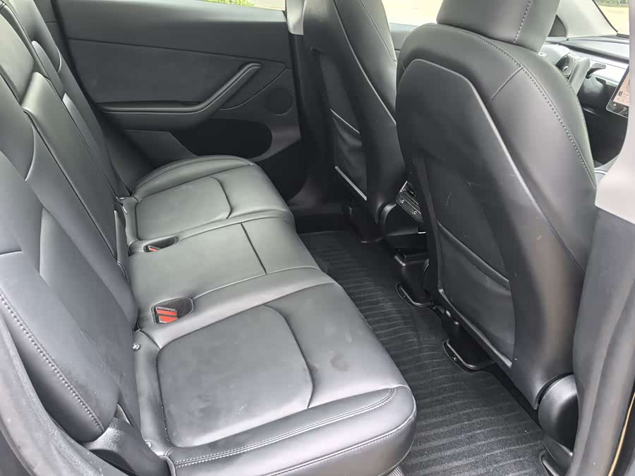 Model Y 2024 RWD - zdjęcie 10