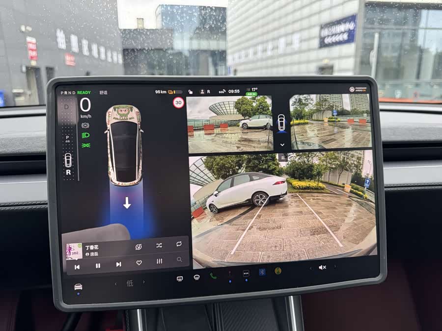 Model Y 2025 Long Range All-Wheel Drive First Edition - zdjęcie 14