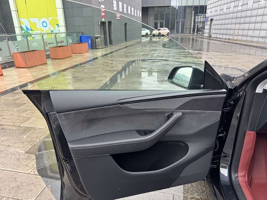 Model Y 2025 Long Range All-Wheel Drive First Edition - zdjęcie 17