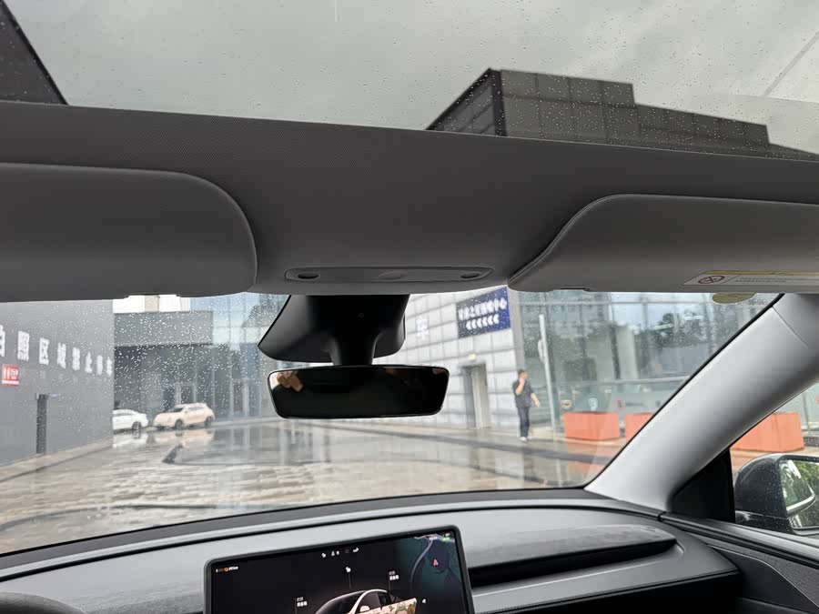 Model Y 2025 Long Range All-Wheel Drive First Edition - zdjęcie 20