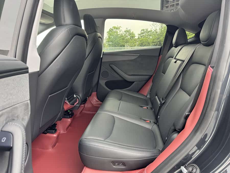 Model Y 2025 Long Range All-Wheel Drive First Edition - zdjęcie 9