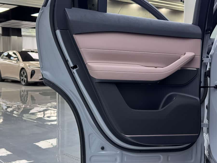 NIO EC6 2024 75kWh - zdjęcie 18