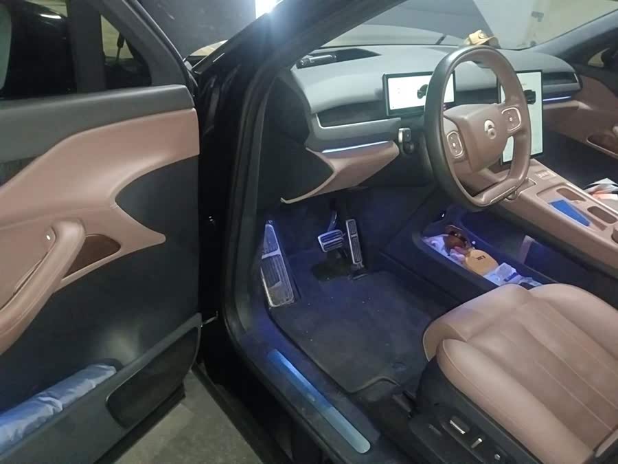 NIO ES8 2023 75kWh Executive - zdjęcie 12