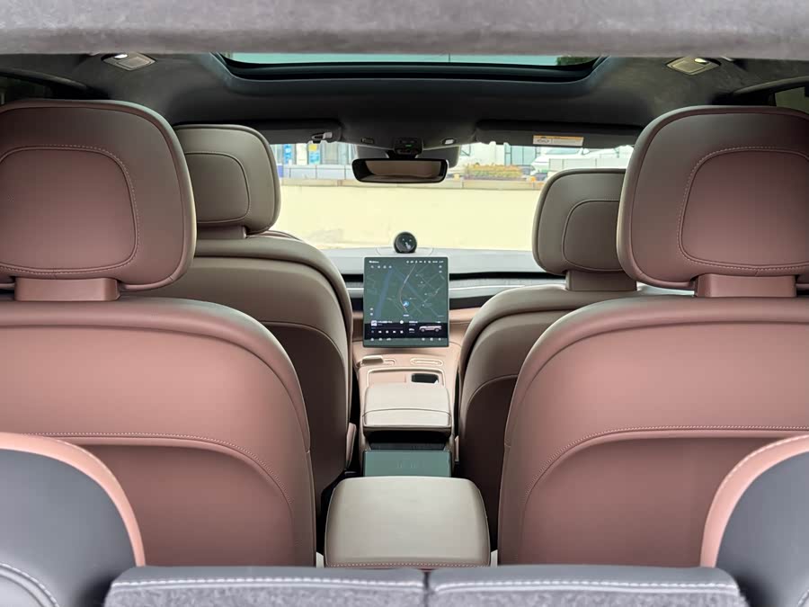 NIO ES8 2023 75kWh Executive - zdjęcie 17