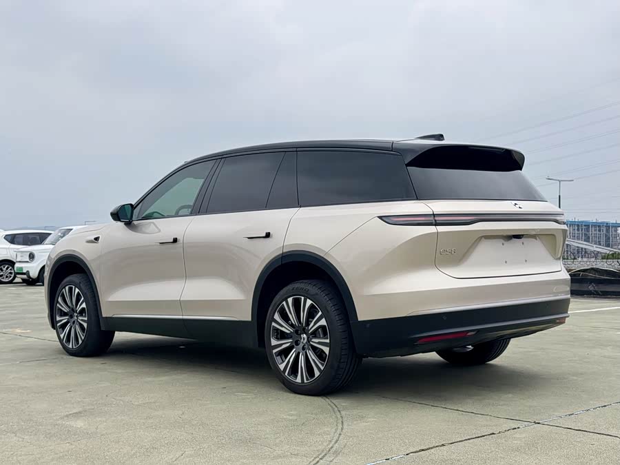 NIO ES8 2023 75kWh Executive - zdjęcie 4