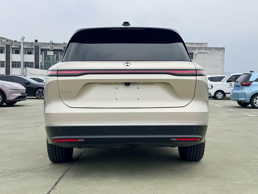 NIO ES8 2023 75kWh Executive - zdjęcie 5