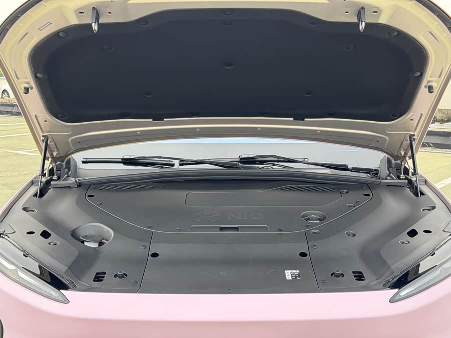 NIO ES8 2023 75kWh Executive - zdjęcie 9