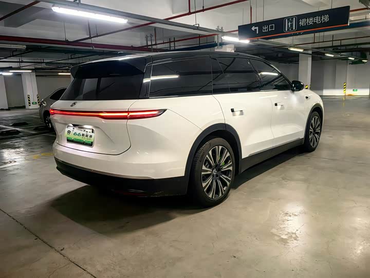 NIO ES8 2024 75kWh Executive Edition - zdjęcie 14