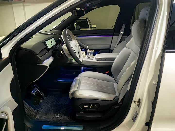 NIO ES8 2024 75kWh Executive Edition - zdjęcie 17