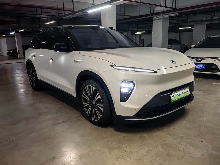 NIO ES8 2024 75kWh Executive Edition - zdjęcie 3