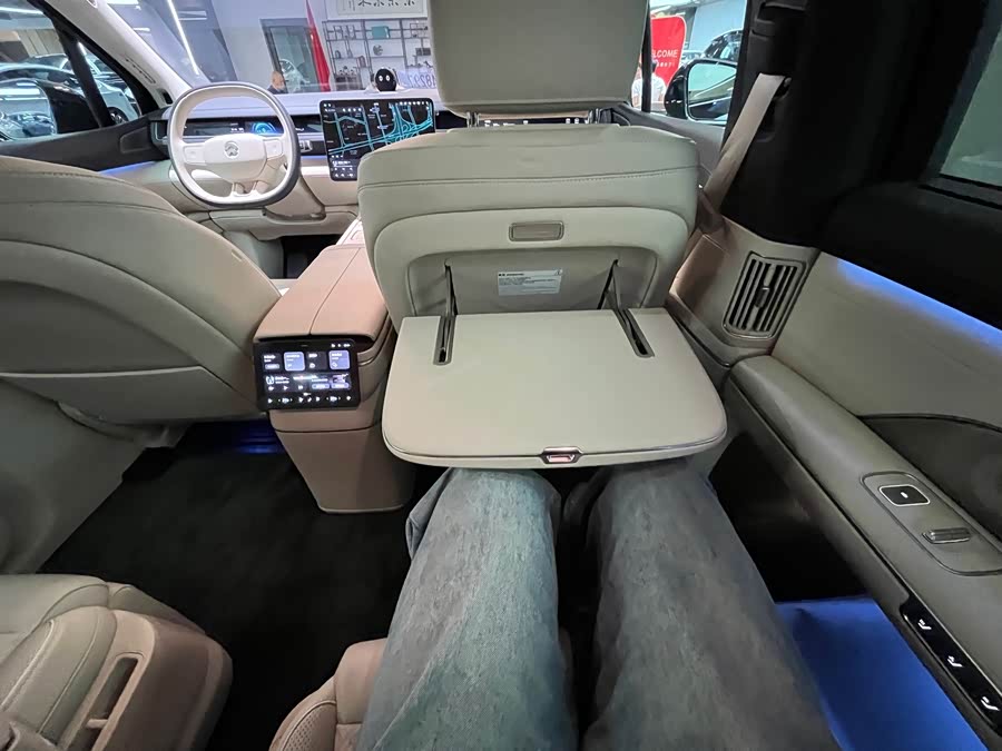 NIO ES8 2026 6-Seater Executive Luxury - zdjęcie 10