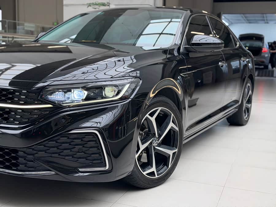 Passat 2023 330TSI Starry Luxury - zdjęcie 6