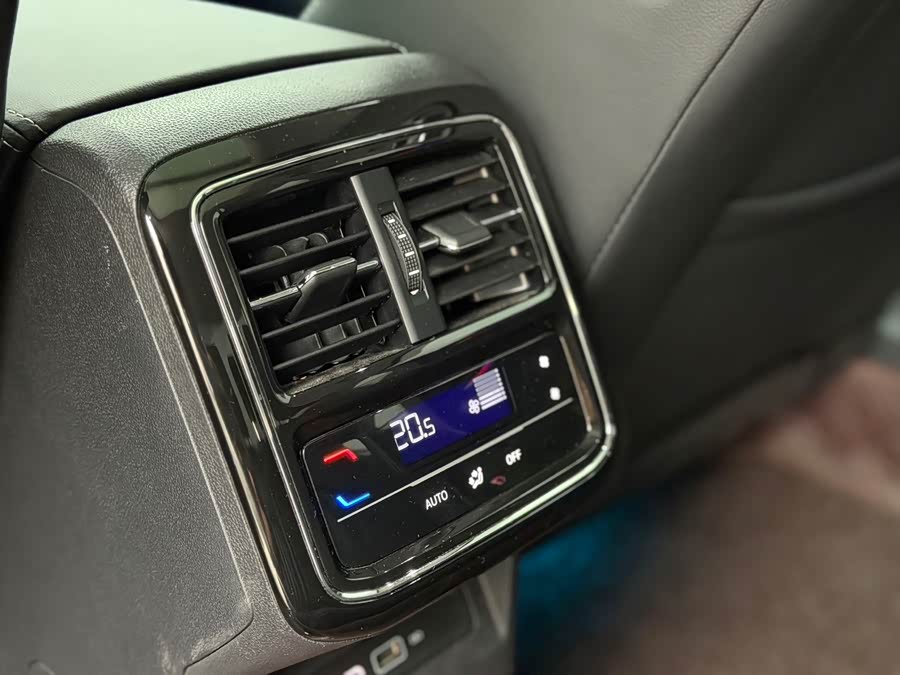 Passat 2023 330TSI Starry Luxury - zdjęcie 8