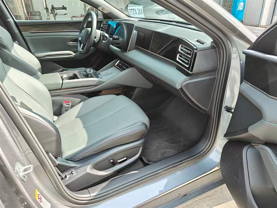 Qin L 2025 DM-i Intelligent Driving 120KM Beyond - zdjęcie 15