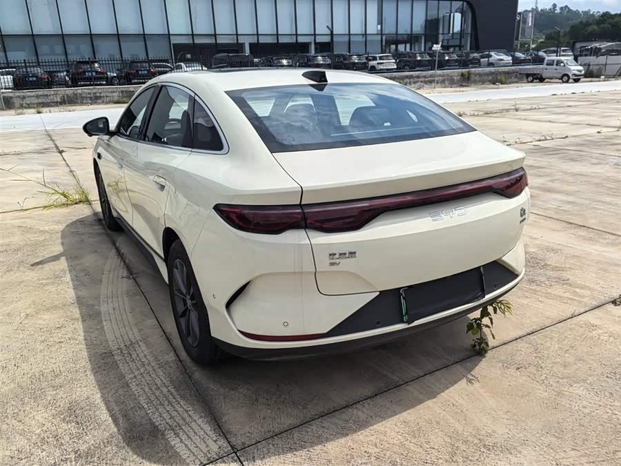 Qin L 2025 EV 545KM Super - zdjęcie 3