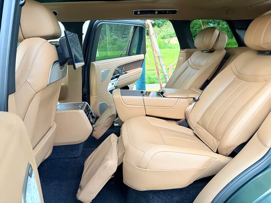 Range Rover 2023 3.0 L6 400PS Exemplary Long Version - zdjęcie 11