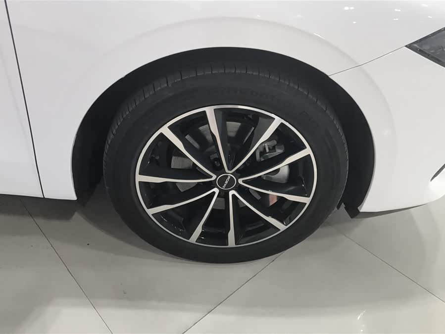 Roewe D7 2025 DMH 125km World Champion Edition - zdjęcie 6