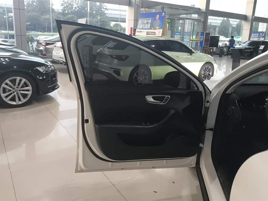Roewe D7 2025 DMH 125km World Champion Edition - zdjęcie 7