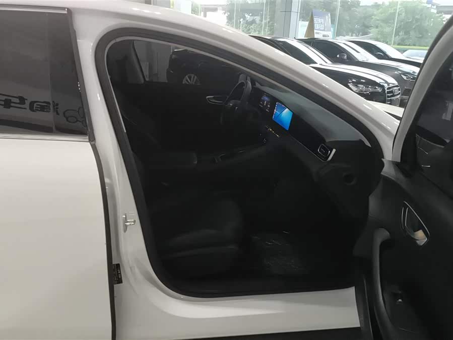 Roewe D7 2025 DMH 125km World Champion Edition - zdjęcie 8