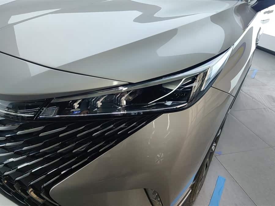 Roewe RX5 New Energy 2023 eRX5 Super Hybrid Superior - zdjęcie 5