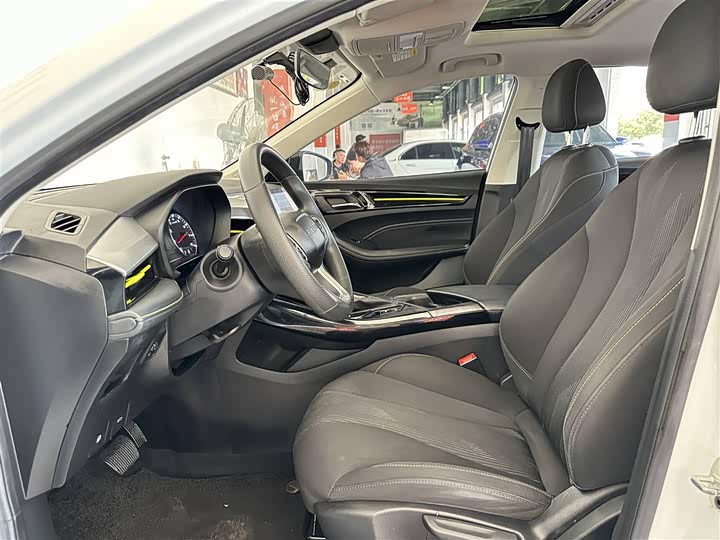 Roewe i5 2021 1.5L CVT Platinum Edition - zdjęcie 13