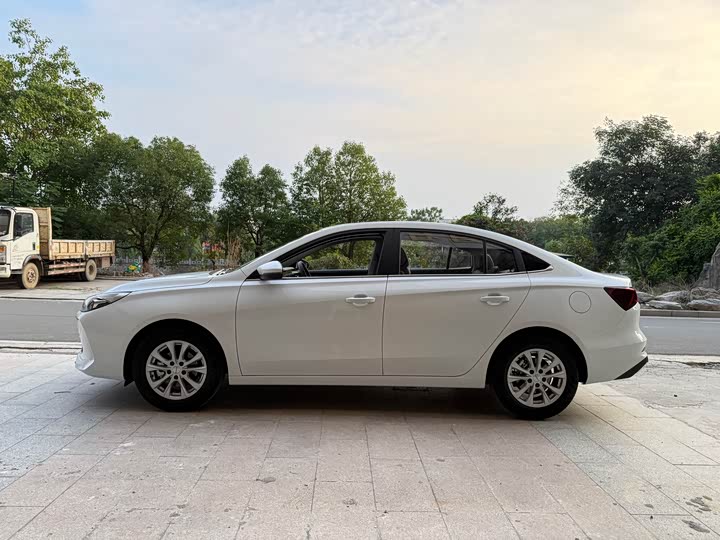 Roewe i5 2026 1.5L CVT Luxury - zdjęcie 18