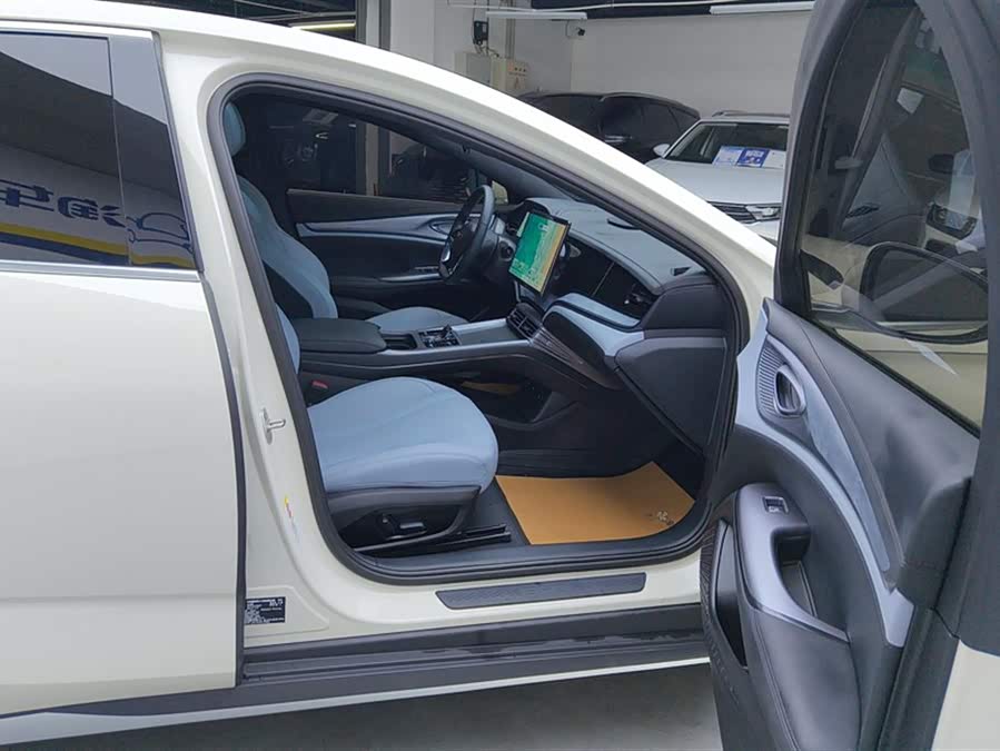 Seal 2023 DM-i 1.5L 121km Luxury - zdjęcie 8