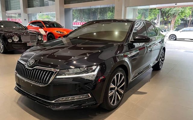 Skoda Superb 2023 TSI280 DSG Luxury