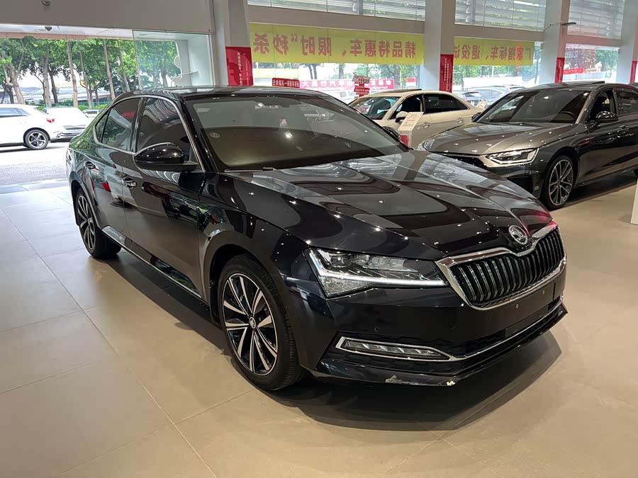 Skoda Superb 2023 TSI280 DSG Luxury - zdjęcie 3