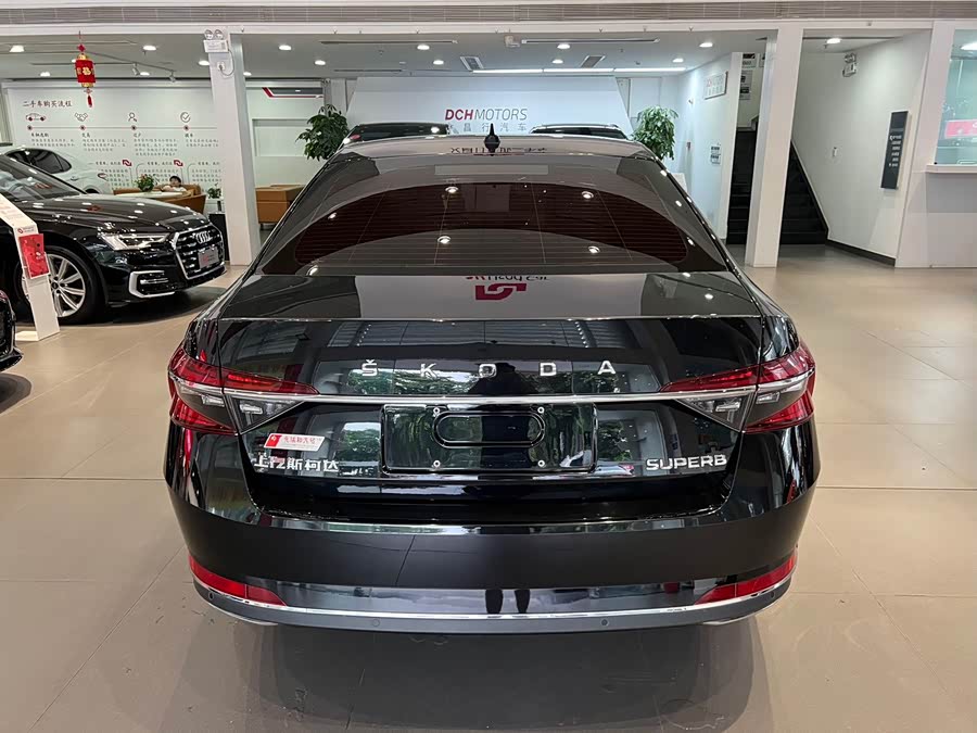 Skoda Superb 2023 TSI280 DSG Luxury - zdjęcie 4