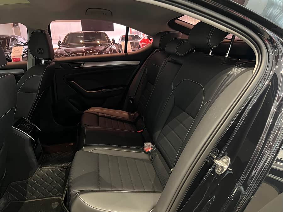 Skoda Superb 2023 TSI280 DSG Luxury - zdjęcie 7