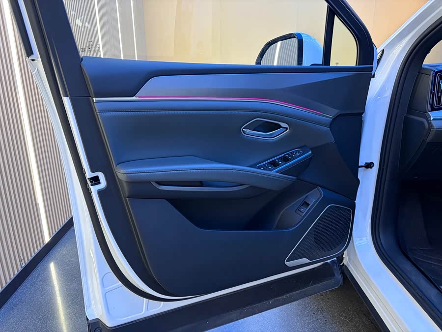 Song L DM-i 2025 Smart Driving 160km Beyond - zdjęcie 13