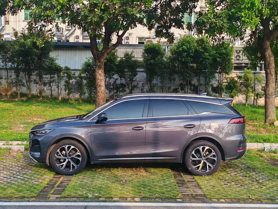 Tang 2025 DM-i 115KM Honor - zdjęcie 8