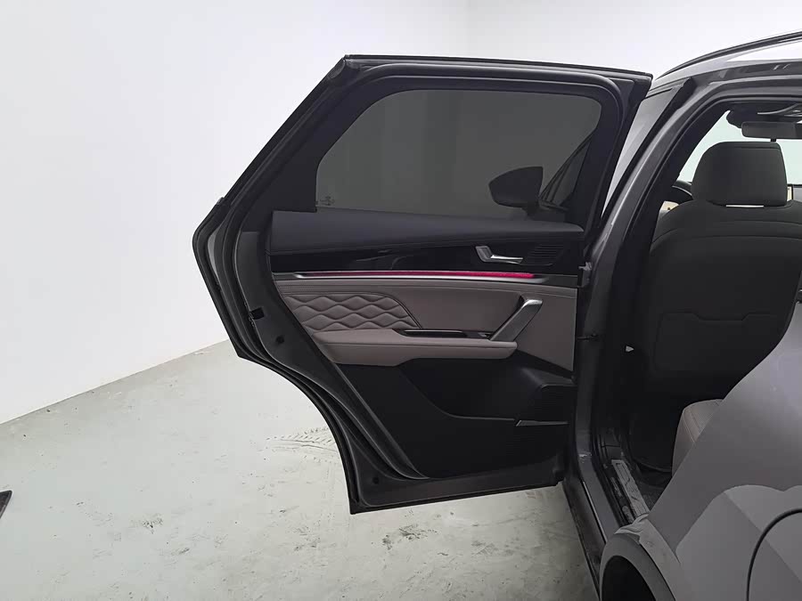 Tang New Energy 2025 Intelligent Driving DM-i 175KM Premium - zdjęcie 15