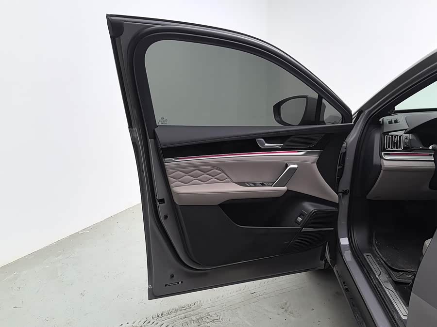 Tang New Energy 2025 Intelligent Driving DM-i 175KM Premium - zdjęcie 16