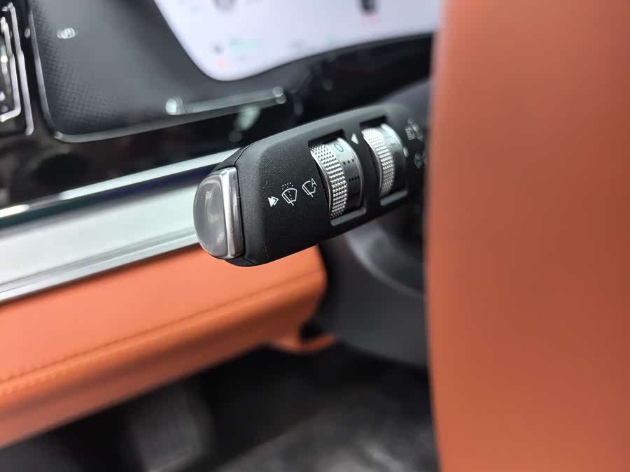 Tang New Energy 2025 Smart Driving DM-i 175KM Honor - zdjęcie 9