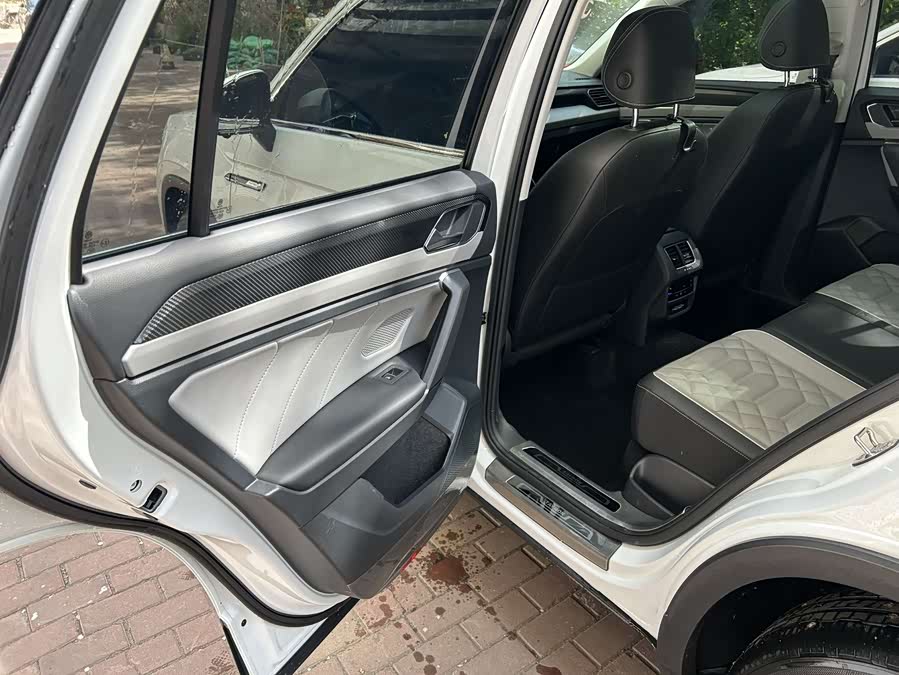 Tayron 2023 330TSI 2WD Luxury Plus Advanced - zdjęcie 14