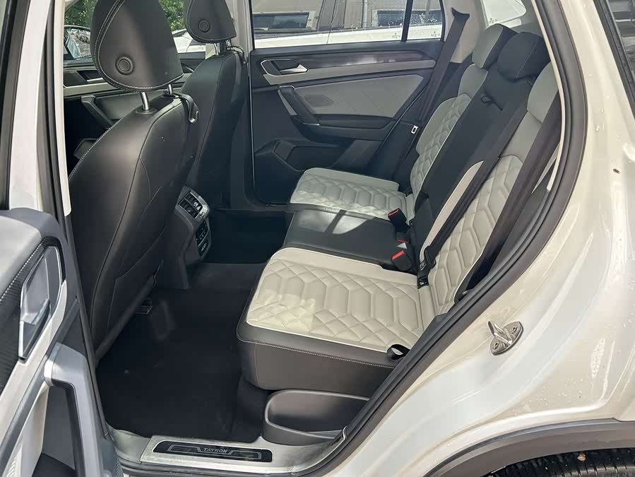 Tayron 2023 330TSI 2WD Luxury Plus Advanced - zdjęcie 17