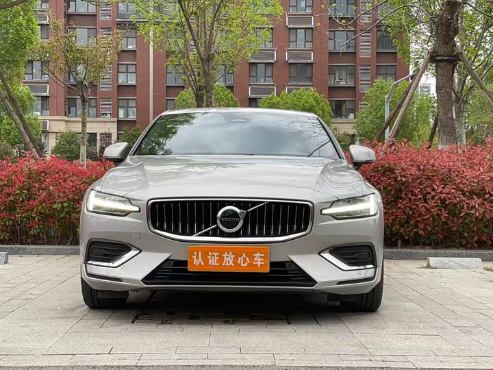 Volvo S60 2023 B4 Intelligent Luxury Edition - zdjęcie 11