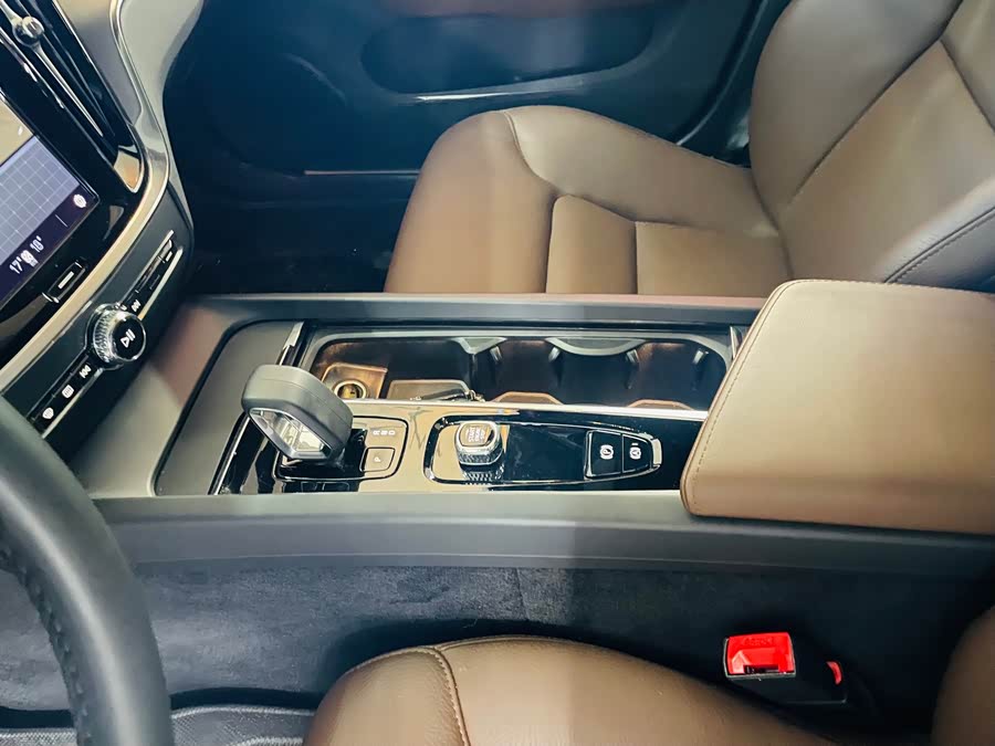 Volvo S60 2025 B4 Intelligent Luxury - zdjęcie 14