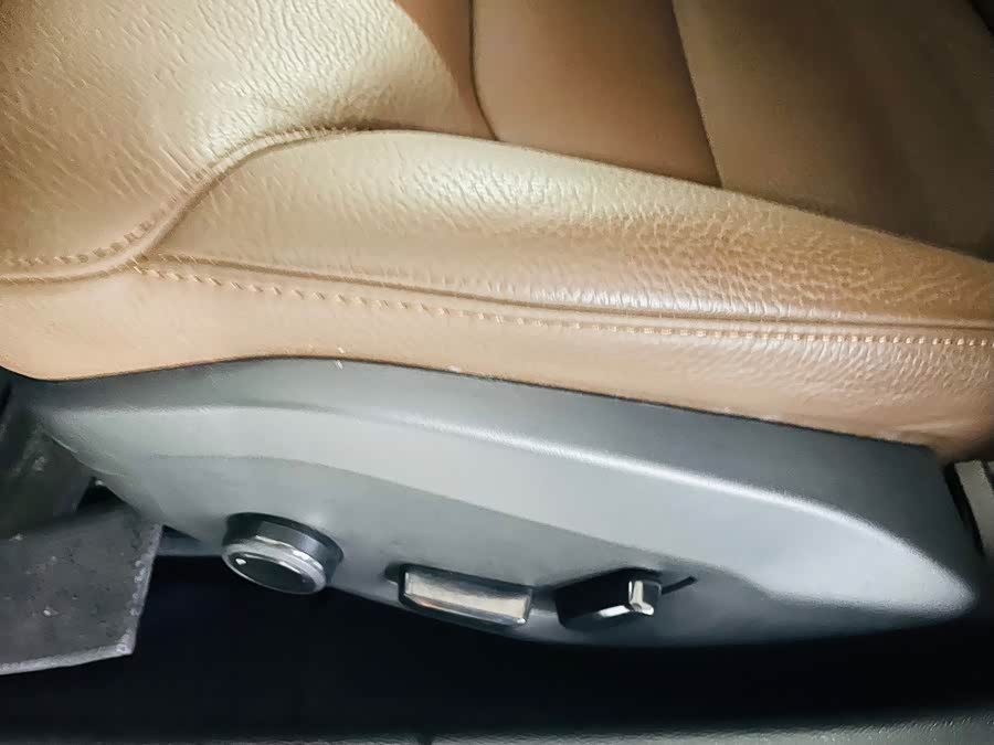 Volvo S60 2025 B4 Intelligent Luxury - zdjęcie 15