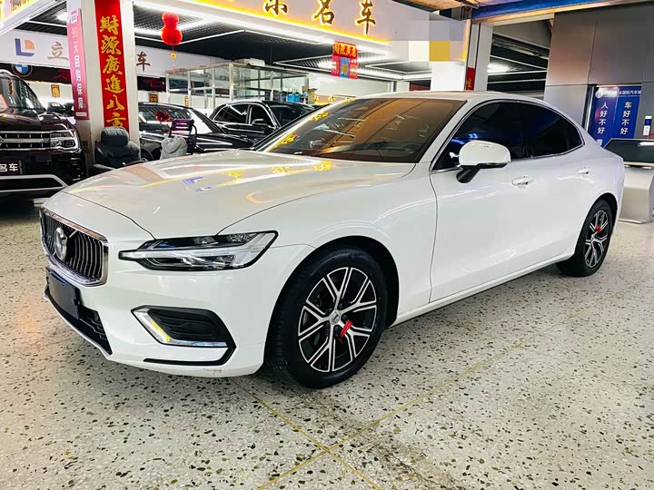 Volvo S60 2025 B4 Intelligent Luxury - zdjęcie 19