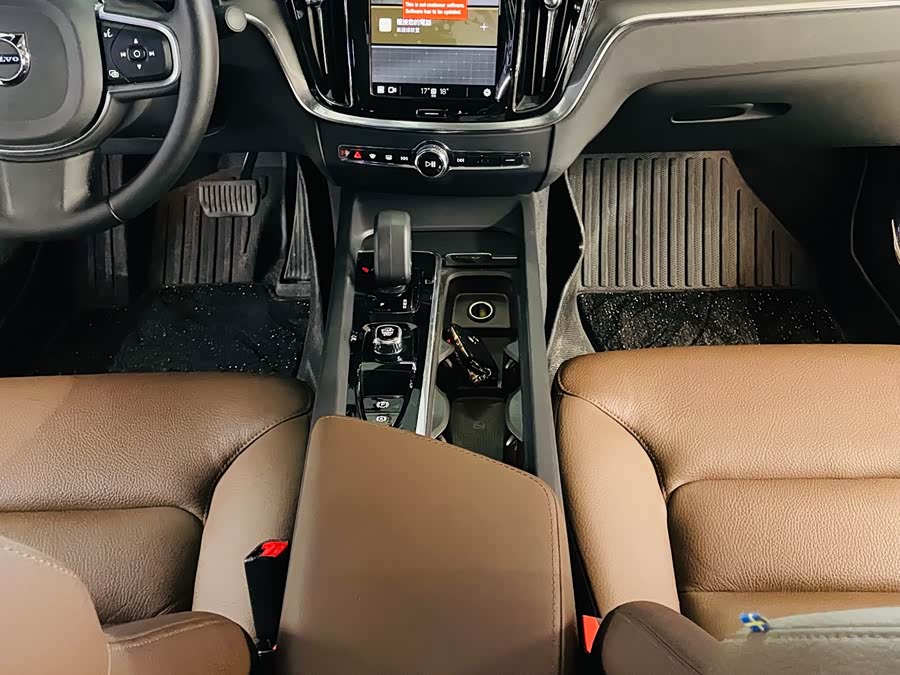 Volvo S60 2025 B4 Intelligent Luxury - zdjęcie 8
