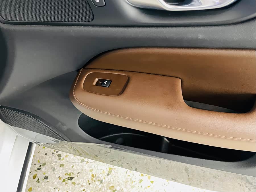 Volvo S60 2025 B4 Intelligent Luxury - zdjęcie 9