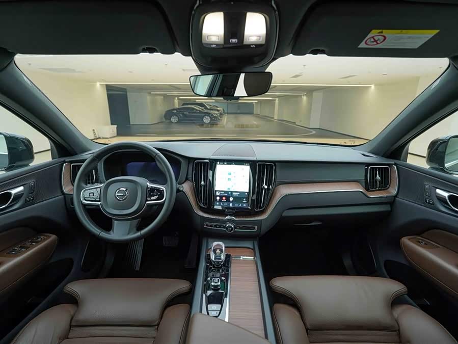 Volvo XC60 2024 B5 4WD Intelligent Luxury - zdjęcie 20