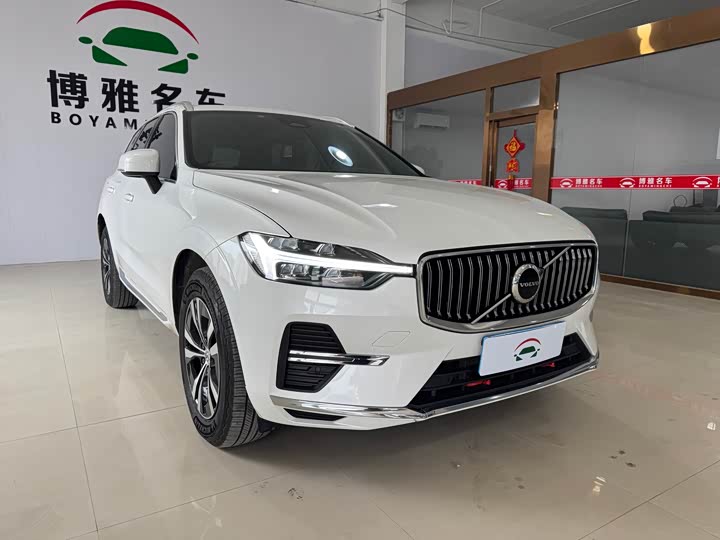 Volvo XC60 2024 B5 AWD Intelligent Luxury Edition - zdjęcie 13