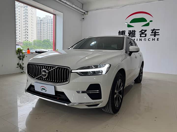 Volvo XC60 2024 B5 AWD Intelligent Luxury Edition - zdjęcie 14