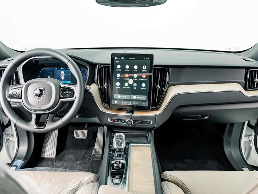 Volvo XC60 2026 B5 4WD Intelligent Luxury - zdjęcie 10