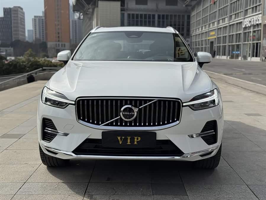 Volvo XC60 PHEV Long Range 4WD Intelligent Luxury - zdjęcie 2
